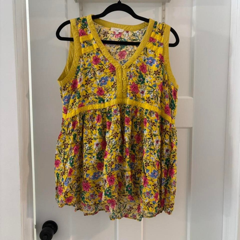 Women's Yellow Floral Sleeveless Tunic Top